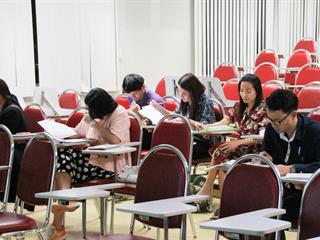 ศูนย์ภาษา,คณะศิลปศาสตร์,มหาวิทยาลัยพะเยา,จัดติวข้อสอบให้บุคลากรและนิสิตก่อนสอบชิงทุนมหาวิทยาลัยไปประเทศอังกฤษ