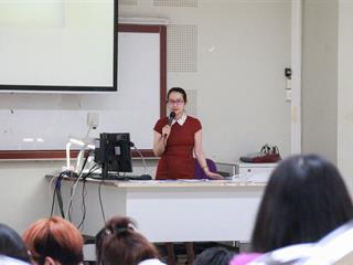 ศูนย์ภาษา,คณะศิลปศาสตร์,มหาวิทยาลัยพะเยา,จัดติวข้อสอบให้บุคลากรและนิสิตก่อนสอบชิงทุนมหาวิทยาลัยไปประเทศอังกฤษ