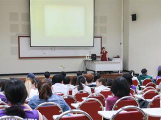 ศูนย์ภาษา,คณะศิลปศาสตร์,มหาวิทยาลัยพะเยา,จัดติวข้อสอบให้บุคลากรและนิสิตก่อนสอบชิงทุนมหาวิทยาลัยไปประเทศอังกฤษ