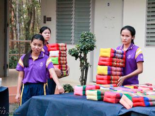 นิสิตคณะศิลปศาสตร์,มหาวิทยาลัยพะเยา,เข้าค่ายส่งเสริมคุณธรรมจริยธรรมและทำนุบำรุงศิลปวัฒนธรรม,ณ,วัดพระธาตุจอมทอง