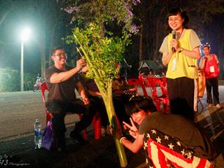 นิสิตคณะศิลปศาสตร์,มหาวิทยาลัยพะเยา,เข้าค่ายส่งเสริมคุณธรรมจริยธรรมและทำนุบำรุงศิลปวัฒนธรรม,ณ,วัดพระธาตุจอมทอง