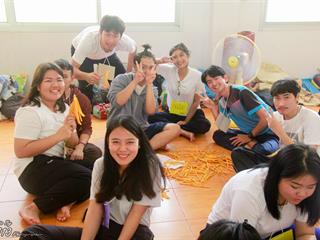 นิสิตคณะศิลปศาสตร์,มหาวิทยาลัยพะเยา,เข้าค่ายส่งเสริมคุณธรรมจริยธรรมและทำนุบำรุงศิลปวัฒนธรรม,ณ,วัดพระธาตุจอมทอง
