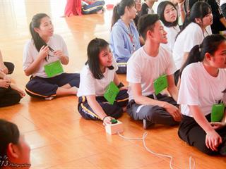 นิสิตคณะศิลปศาสตร์,มหาวิทยาลัยพะเยา,เข้าค่ายส่งเสริมคุณธรรมจริยธรรมและทำนุบำรุงศิลปวัฒนธรรม,ณ,วัดพระธาตุจอมทอง