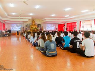 นิสิตคณะศิลปศาสตร์,มหาวิทยาลัยพะเยา,เข้าค่ายส่งเสริมคุณธรรมจริยธรรมและทำนุบำรุงศิลปวัฒนธรรม,ณ,วัดพระธาตุจอมทอง