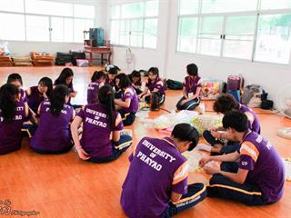 นิสิตคณะศิลปศาสตร์,มหาวิทยาลัยพะเยา,เข้าค่ายส่งเสริมคุณธรรมจริยธรรมและทำนุบำรุงศิลปวัฒนธรรม,ณ,วัดพระธาตุจอมทอง