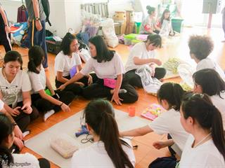 นิสิตคณะศิลปศาสตร์,มหาวิทยาลัยพะเยา,เข้าค่ายส่งเสริมคุณธรรมจริยธรรมและทำนุบำรุงศิลปวัฒนธรรม,ณ,วัดพระธาตุจอมทอง
