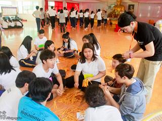 นิสิตคณะศิลปศาสตร์,มหาวิทยาลัยพะเยา,เข้าค่ายส่งเสริมคุณธรรมจริยธรรมและทำนุบำรุงศิลปวัฒนธรรม,ณ,วัดพระธาตุจอมทอง