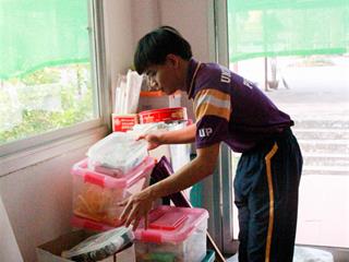 นิสิตคณะศิลปศาสตร์,มหาวิทยาลัยพะเยา,เข้าค่ายส่งเสริมคุณธรรมจริยธรรมและทำนุบำรุงศิลปวัฒนธรรม,ณ,วัดพระธาตุจอมทอง
