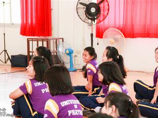 นิสิตคณะศิลปศาสตร์,มหาวิทยาลัยพะเยา,เข้าค่ายส่งเสริมคุณธรรมจริยธรรมและทำนุบำรุงศิลปวัฒนธรรม,ณ,วัดพระธาตุจอมทอง
