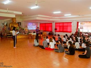 นิสิตคณะศิลปศาสตร์,มหาวิทยาลัยพะเยา,เข้าค่ายส่งเสริมคุณธรรมจริยธรรมและทำนุบำรุงศิลปวัฒนธรรม,ณ,วัดพระธาตุจอมทอง