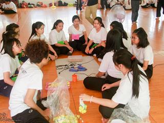 นิสิตคณะศิลปศาสตร์,มหาวิทยาลัยพะเยา,เข้าค่ายส่งเสริมคุณธรรมจริยธรรมและทำนุบำรุงศิลปวัฒนธรรม,ณ,วัดพระธาตุจอมทอง