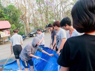 นิสิตคณะศิลปศาสตร์,มหาวิทยาลัยพะเยา,เข้าค่ายส่งเสริมคุณธรรมจริยธรรมและทำนุบำรุงศิลปวัฒนธรรม,ณ,วัดพระธาตุจอมทอง