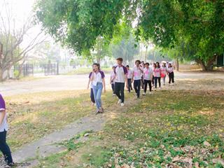 นิสิตคณะศิลปศาสตร์,มหาวิทยาลัยพะเยา,เข้าค่ายส่งเสริมคุณธรรมจริยธรรมและทำนุบำรุงศิลปวัฒนธรรม,ณ,วัดพระธาตุจอมทอง