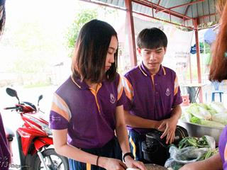นิสิตคณะศิลปศาสตร์,มหาวิทยาลัยพะเยา,เข้าค่ายส่งเสริมคุณธรรมจริยธรรมและทำนุบำรุงศิลปวัฒนธรรม,ณ,วัดพระธาตุจอมทอง