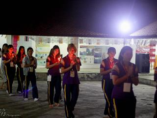นิสิตคณะศิลปศาสตร์,มหาวิทยาลัยพะเยา,เข้าค่ายส่งเสริมคุณธรรมจริยธรรมและทำนุบำรุงศิลปวัฒนธรรม,ณ,วัดพระธาตุจอมทอง