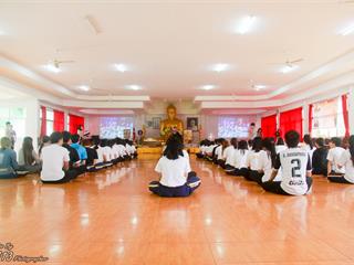 นิสิตคณะศิลปศาสตร์,มหาวิทยาลัยพะเยา,เข้าค่ายส่งเสริมคุณธรรมจริยธรรมและทำนุบำรุงศิลปวัฒนธรรม,ณ,วัดพระธาตุจอมทอง