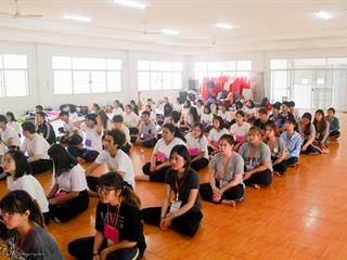 นิสิตคณะศิลปศาสตร์,มหาวิทยาลัยพะเยา,เข้าค่ายส่งเสริมคุณธรรมจริยธรรมและทำนุบำรุงศิลปวัฒนธรรม,ณ,วัดพระธาตุจอมทอง
