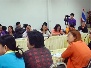อาจารย์สาขาวิชาจุลชีววิทยาและปรสิตวิทยา,ม.พะเยา,ร่วมมือกับชุมชนสุ่มตรวจหาความชุกของพยาธิในชุมชน,ต.หนองหล่ม,อ.ดอกคำใต้,จ.พะเยา