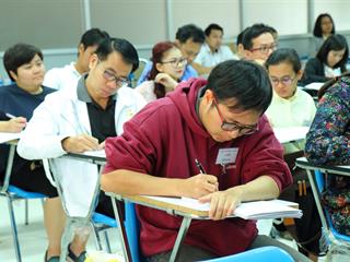 มหาวิทยาลัยพะเยา,ร่วมกับ,บริษัท,วันรัต,(หน่ำเซียน),จำกัด,จัดกิจกรรมเชิงปฏิบัติการภายใต้โครงการอบรมเชิงปฏิบัติการ,การพัฒนาผลิตภัณฑ์เครื่องสำอาง,หลักสูตร,“การเตรียมผลิตภัณฑ์เครื่องสำอางบำรุงผิว,ผลิตภัณฑ์ทำความสะอาด,และน้ำหอม,เพื่อการต่อยอดทางธุรกิจ,รุ่น,2”