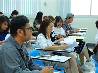 มหาวิทยาลัยพะเยา,ร่วมกับ,บริษัท,วันรัต,(หน่ำเซียน),จำกัด,จัดกิจกรรมเชิงปฏิบัติการภายใต้โครงการอบรมเชิงปฏิบัติการ,การพัฒนาผลิตภัณฑ์เครื่องสำอาง,หลักสูตร,“การเตรียมผลิตภัณฑ์เครื่องสำอางบำรุงผิว,ผลิตภัณฑ์ทำความสะอาด,และน้ำหอม,เพื่อการต่อยอดทางธุรกิจ,รุ่น,2”