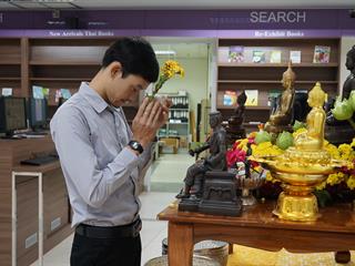 ขอเชิญบุคลากร,นิสิต,มหาวิทยาลัยพะเยา,และผู้ใช้บริการ,ร่วมสรงน้ำพระ