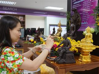 ขอเชิญบุคลากร,นิสิต,มหาวิทยาลัยพะเยา,และผู้ใช้บริการ,ร่วมสรงน้ำพระ