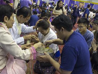 ตัวแทนคณะทันตแพทยศาสตร์ร่วมงาน,“สืบฮีต,โตยฮอย,ป๋าเวณี,ปี๋ใหม่เมือง,ม.พะเยา”,ประจำปี,2561