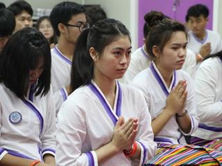หน่วยกิจการนิสิตและทำนุบำรุงศิลปวัฒนธรรม,ร่วมกับสโมสรนิสิตคณะรัฐศาสตร์และสังคมศาสตร์,มหาวิทยาลัยพะเยา,ดำเนินโครงการสระเกล้าดำหัว,ป๋าเวณีปี๋ใหม่เมือง,ประจำปีการศึกษา,2561