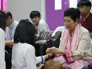 หน่วยกิจการนิสิตและทำนุบำรุงศิลปวัฒนธรรม,ร่วมกับสโมสรนิสิตคณะรัฐศาสตร์และสังคมศาสตร์,มหาวิทยาลัยพะเยา,ดำเนินโครงการสระเกล้าดำหัว,ป๋าเวณีปี๋ใหม่เมือง,ประจำปีการศึกษา,2561
