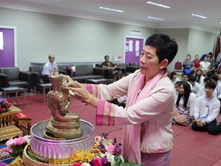 หน่วยกิจการนิสิตและทำนุบำรุงศิลปวัฒนธรรม,ร่วมกับสโมสรนิสิตคณะรัฐศาสตร์และสังคมศาสตร์,มหาวิทยาลัยพะเยา,ดำเนินโครงการสระเกล้าดำหัว,ป๋าเวณีปี๋ใหม่เมือง,ประจำปีการศึกษา,2561