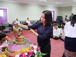หน่วยกิจการนิสิตและทำนุบำรุงศิลปวัฒนธรรม,ร่วมกับสโมสรนิสิตคณะรัฐศาสตร์และสังคมศาสตร์,มหาวิทยาลัยพะเยา,ดำเนินโครงการสระเกล้าดำหัว,ป๋าเวณีปี๋ใหม่เมือง,ประจำปีการศึกษา,2561