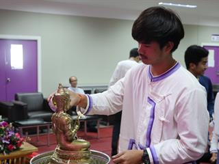 หน่วยกิจการนิสิตและทำนุบำรุงศิลปวัฒนธรรม,ร่วมกับสโมสรนิสิตคณะรัฐศาสตร์และสังคมศาสตร์,มหาวิทยาลัยพะเยา,ดำเนินโครงการสระเกล้าดำหัว,ป๋าเวณีปี๋ใหม่เมือง,ประจำปีการศึกษา,2561