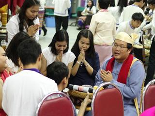 หน่วยกิจการนิสิตและทำนุบำรุงศิลปวัฒนธรรม,ร่วมกับสโมสรนิสิตคณะรัฐศาสตร์และสังคมศาสตร์,มหาวิทยาลัยพะเยา,ดำเนินโครงการสระเกล้าดำหัว,ป๋าเวณีปี๋ใหม่เมือง,ประจำปีการศึกษา,2561