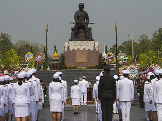คณะทันตแพทยศาสตร์ร่วมงานพิธีวางพวงมาลาถวายราชสักการะพระบรมราชานุสาวรีย์สมเด็จพระนเรศวรมหาราช,
