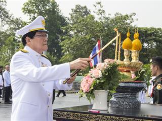 คณะทันตแพทยศาสตร์ร่วมงานพิธีวางพวงมาลาถวายราชสักการะพระบรมราชานุสาวรีย์สมเด็จพระนเรศวรมหาราช,