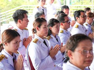 มหาวิทยาลัยพะเยา,นำโดย,ศาสตราจารย์พิเศษ,ดร.มณฑล,สงวนเสริมศรี,อธิการบดีมหาวิทยาลัยพะเยา,พร้อมด้วยคณะผู้บริหาร,คณาจารย์,เจ้าหน้าที่,,เข้าร่วมพิธีวางพวงมาลาถวายราชสักการะ,วันคล้ายวันสวรรคตสมเด็จพระนเรศวรมหาราช,ประจำปี,2561,