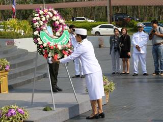 มหาวิทยาลัยพะเยา,นำโดย,ศาสตราจารย์พิเศษ,ดร.มณฑล,สงวนเสริมศรี,อธิการบดีมหาวิทยาลัยพะเยา,พร้อมด้วยคณะผู้บริหาร,คณาจารย์,เจ้าหน้าที่,,เข้าร่วมพิธีวางพวงมาลาถวายราชสักการะ,วันคล้ายวันสวรรคตสมเด็จพระนเรศวรมหาราช,ประจำปี,2561,