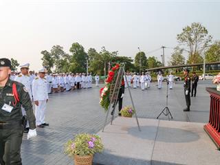 มหาวิทยาลัยพะเยา,นำโดย,ศาสตราจารย์พิเศษ,ดร.มณฑล,สงวนเสริมศรี,อธิการบดีมหาวิทยาลัยพะเยา,พร้อมด้วยคณะผู้บริหาร,คณาจารย์,เจ้าหน้าที่,,เข้าร่วมพิธีวางพวงมาลาถวายราชสักการะ,วันคล้ายวันสวรรคตสมเด็จพระนเรศวรมหาราช,ประจำปี,2561,