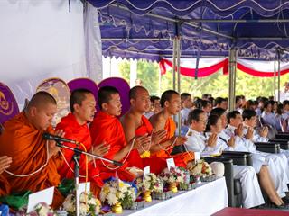 มหาวิทยาลัยพะเยา,นำโดย,ศาสตราจารย์พิเศษ,ดร.มณฑล,สงวนเสริมศรี,อธิการบดีมหาวิทยาลัยพะเยา,พร้อมด้วยคณะผู้บริหาร,คณาจารย์,เจ้าหน้าที่,,เข้าร่วมพิธีวางพวงมาลาถวายราชสักการะ,วันคล้ายวันสวรรคตสมเด็จพระนเรศวรมหาราช,ประจำปี,2561,