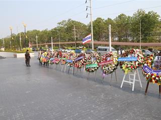 มหาวิทยาลัยพะเยา,นำโดย,ศาสตราจารย์พิเศษ,ดร.มณฑล,สงวนเสริมศรี,อธิการบดีมหาวิทยาลัยพะเยา,พร้อมด้วยคณะผู้บริหาร,คณาจารย์,เจ้าหน้าที่,,เข้าร่วมพิธีวางพวงมาลาถวายราชสักการะ,วันคล้ายวันสวรรคตสมเด็จพระนเรศวรมหาราช,ประจำปี,2561,