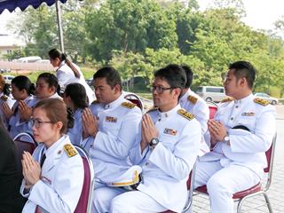 มหาวิทยาลัยพะเยา,นำโดย,ศาสตราจารย์พิเศษ,ดร.มณฑล,สงวนเสริมศรี,อธิการบดีมหาวิทยาลัยพะเยา,พร้อมด้วยคณะผู้บริหาร,คณาจารย์,เจ้าหน้าที่,,เข้าร่วมพิธีวางพวงมาลาถวายราชสักการะ,วันคล้ายวันสวรรคตสมเด็จพระนเรศวรมหาราช,ประจำปี,2561,