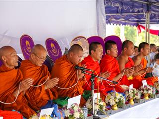 มหาวิทยาลัยพะเยา,นำโดย,ศาสตราจารย์พิเศษ,ดร.มณฑล,สงวนเสริมศรี,อธิการบดีมหาวิทยาลัยพะเยา,พร้อมด้วยคณะผู้บริหาร,คณาจารย์,เจ้าหน้าที่,,เข้าร่วมพิธีวางพวงมาลาถวายราชสักการะ,วันคล้ายวันสวรรคตสมเด็จพระนเรศวรมหาราช,ประจำปี,2561,