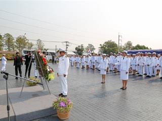 มหาวิทยาลัยพะเยา,นำโดย,ศาสตราจารย์พิเศษ,ดร.มณฑล,สงวนเสริมศรี,อธิการบดีมหาวิทยาลัยพะเยา,พร้อมด้วยคณะผู้บริหาร,คณาจารย์,เจ้าหน้าที่,,เข้าร่วมพิธีวางพวงมาลาถวายราชสักการะ,วันคล้ายวันสวรรคตสมเด็จพระนเรศวรมหาราช,ประจำปี,2561,