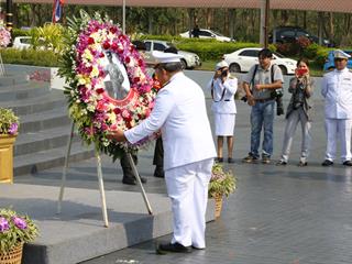 มหาวิทยาลัยพะเยา,นำโดย,ศาสตราจารย์พิเศษ,ดร.มณฑล,สงวนเสริมศรี,อธิการบดีมหาวิทยาลัยพะเยา,พร้อมด้วยคณะผู้บริหาร,คณาจารย์,เจ้าหน้าที่,,เข้าร่วมพิธีวางพวงมาลาถวายราชสักการะ,วันคล้ายวันสวรรคตสมเด็จพระนเรศวรมหาราช,ประจำปี,2561,