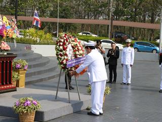 มหาวิทยาลัยพะเยา,นำโดย,ศาสตราจารย์พิเศษ,ดร.มณฑล,สงวนเสริมศรี,อธิการบดีมหาวิทยาลัยพะเยา,พร้อมด้วยคณะผู้บริหาร,คณาจารย์,เจ้าหน้าที่,,เข้าร่วมพิธีวางพวงมาลาถวายราชสักการะ,วันคล้ายวันสวรรคตสมเด็จพระนเรศวรมหาราช,ประจำปี,2561,