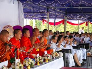 มหาวิทยาลัยพะเยา,นำโดย,ศาสตราจารย์พิเศษ,ดร.มณฑล,สงวนเสริมศรี,อธิการบดีมหาวิทยาลัยพะเยา,พร้อมด้วยคณะผู้บริหาร,คณาจารย์,เจ้าหน้าที่,,เข้าร่วมพิธีวางพวงมาลาถวายราชสักการะ,วันคล้ายวันสวรรคตสมเด็จพระนเรศวรมหาราช,ประจำปี,2561,
