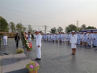 มหาวิทยาลัยพะเยา,นำโดย,ศาสตราจารย์พิเศษ,ดร.มณฑล,สงวนเสริมศรี,อธิการบดีมหาวิทยาลัยพะเยา,พร้อมด้วยคณะผู้บริหาร,คณาจารย์,เจ้าหน้าที่,,เข้าร่วมพิธีวางพวงมาลาถวายราชสักการะ,วันคล้ายวันสวรรคตสมเด็จพระนเรศวรมหาราช,ประจำปี,2561,