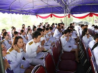 มหาวิทยาลัยพะเยา,นำโดย,ศาสตราจารย์พิเศษ,ดร.มณฑล,สงวนเสริมศรี,อธิการบดีมหาวิทยาลัยพะเยา,พร้อมด้วยคณะผู้บริหาร,คณาจารย์,เจ้าหน้าที่,,เข้าร่วมพิธีวางพวงมาลาถวายราชสักการะ,วันคล้ายวันสวรรคตสมเด็จพระนเรศวรมหาราช,ประจำปี,2561,