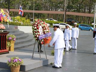 มหาวิทยาลัยพะเยา,นำโดย,ศาสตราจารย์พิเศษ,ดร.มณฑล,สงวนเสริมศรี,อธิการบดีมหาวิทยาลัยพะเยา,พร้อมด้วยคณะผู้บริหาร,คณาจารย์,เจ้าหน้าที่,,เข้าร่วมพิธีวางพวงมาลาถวายราชสักการะ,วันคล้ายวันสวรรคตสมเด็จพระนเรศวรมหาราช,ประจำปี,2561,