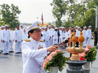 มหาวิทยาลัยพะเยา,นำโดย,ศาสตราจารย์พิเศษ,ดร.มณฑล,สงวนเสริมศรี,อธิการบดีมหาวิทยาลัยพะเยา,พร้อมด้วยคณะผู้บริหาร,คณาจารย์,เจ้าหน้าที่,,เข้าร่วมพิธีวางพวงมาลาถวายราชสักการะ,วันคล้ายวันสวรรคตสมเด็จพระนเรศวรมหาราช,ประจำปี,2561,